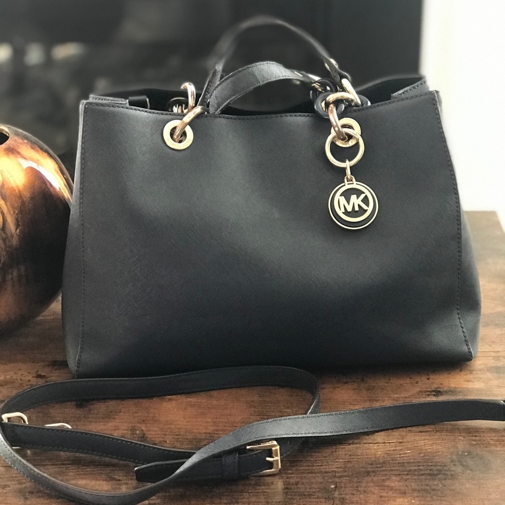 Michael Kors handbag. Cynthia satchel.